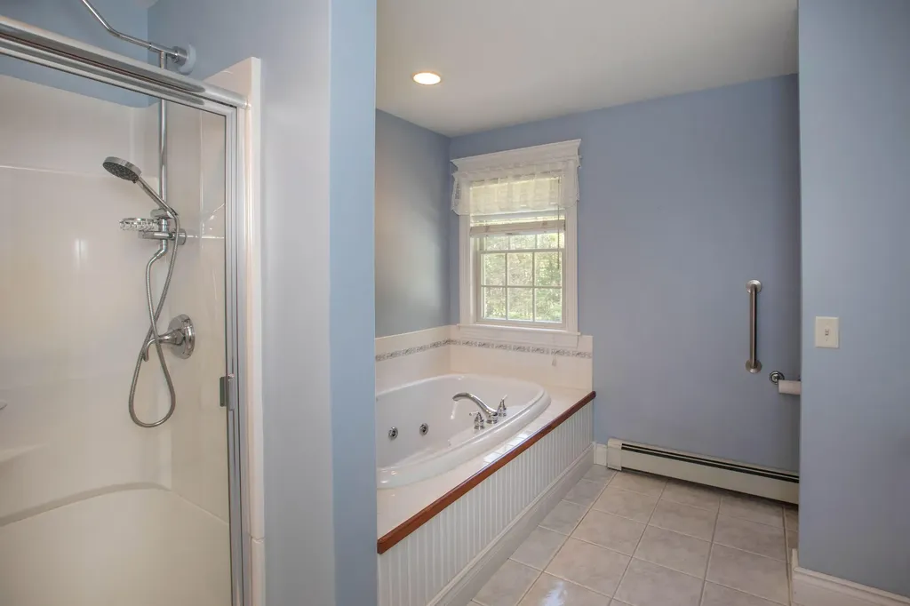 11 Peacock Lane Georgetown ME 04548