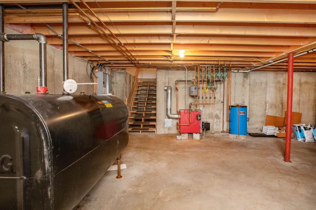 11 Peacock Lane Georgetown ME 04548