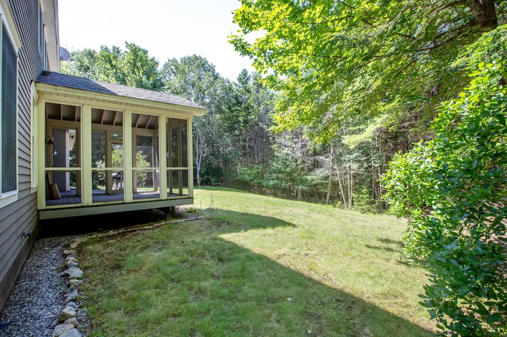 11 Peacock Lane Georgetown ME 04548