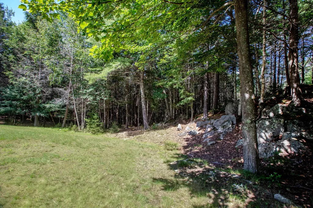 11 Peacock Lane Georgetown ME 04548