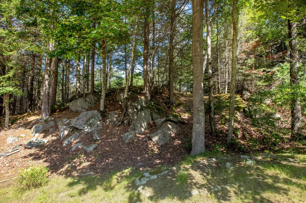 11 Peacock Lane Georgetown ME 04548