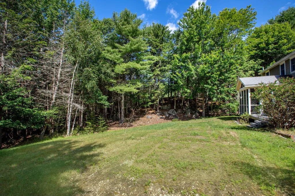 11 Peacock Lane Georgetown ME 04548