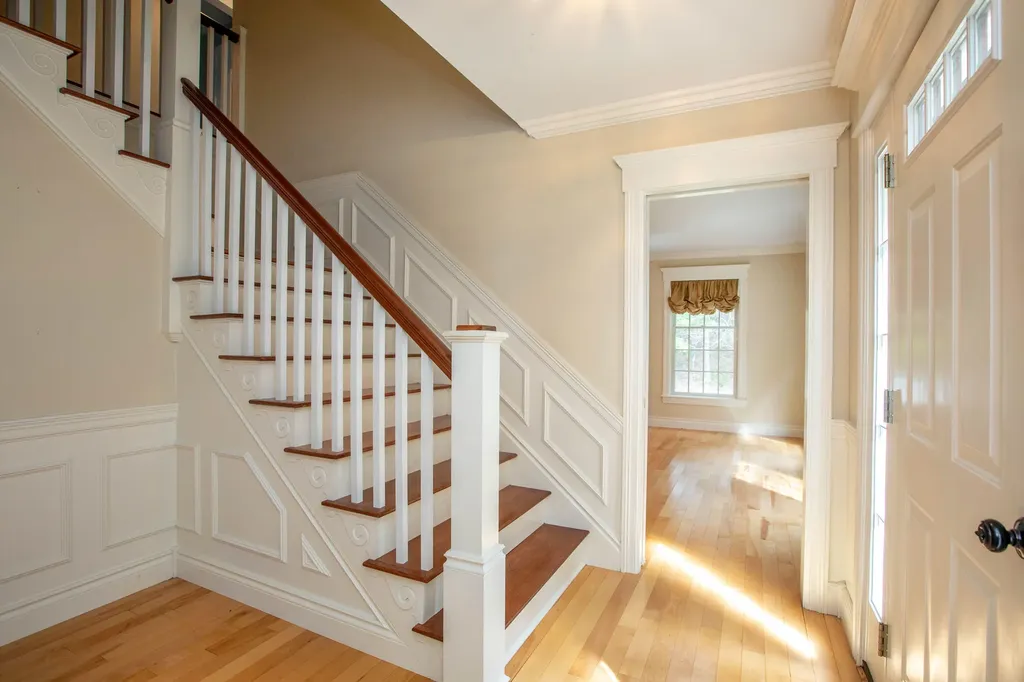 11 Peacock Lane Georgetown ME 04548