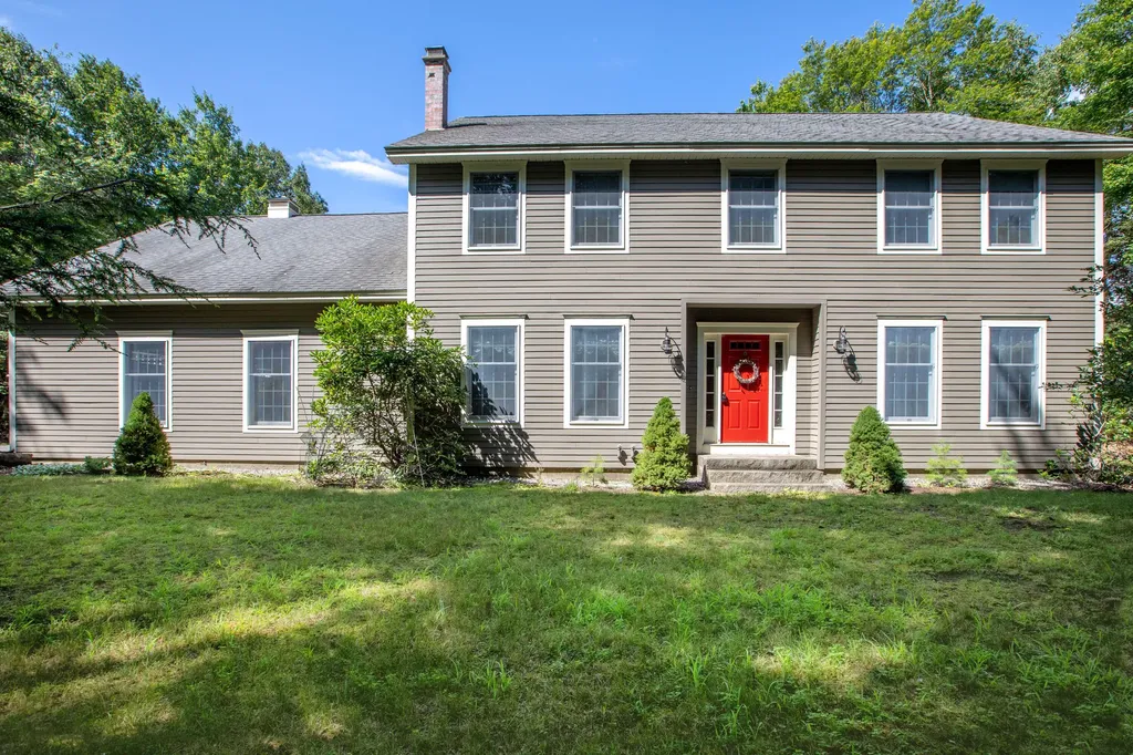 11 Peacock Lane Georgetown ME 04548