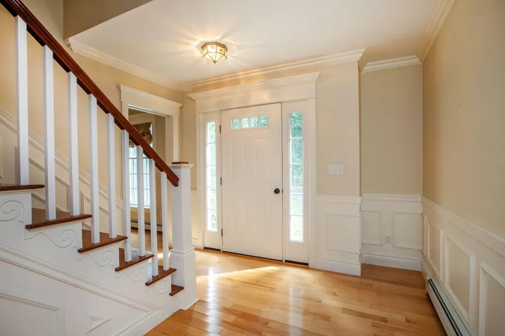11 Peacock Lane Georgetown ME 04548
