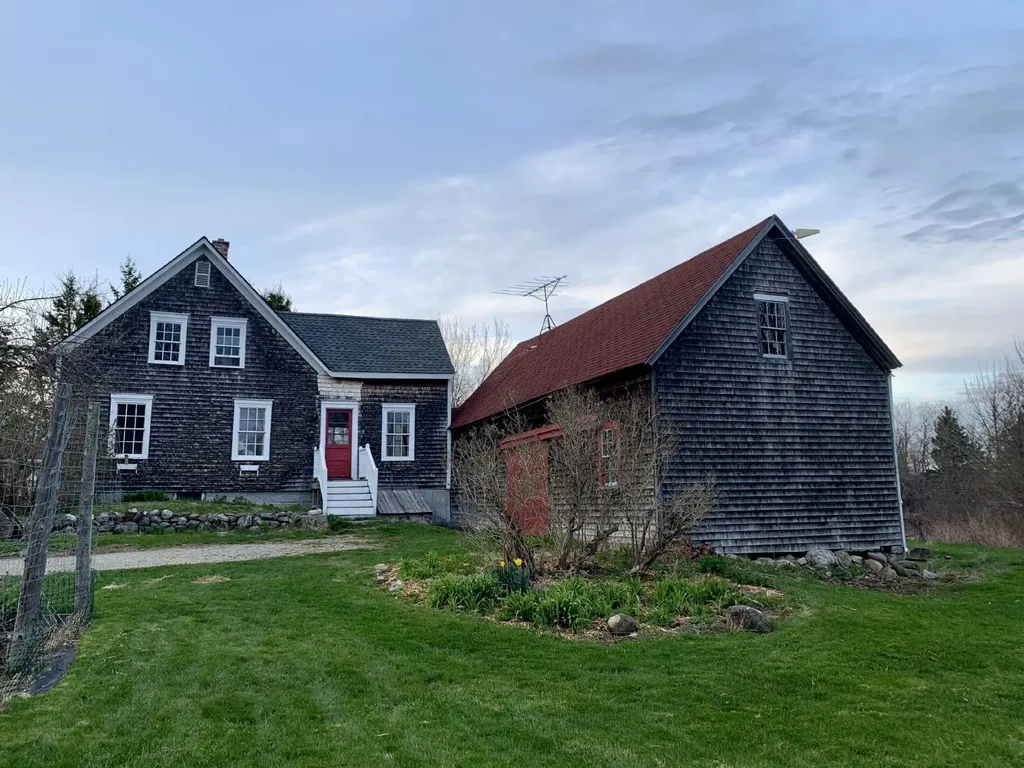 1135 Pleasant Street Blue Hill ME 04614