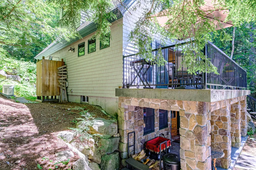 74 Pine Point Lane Sweden ME 04040