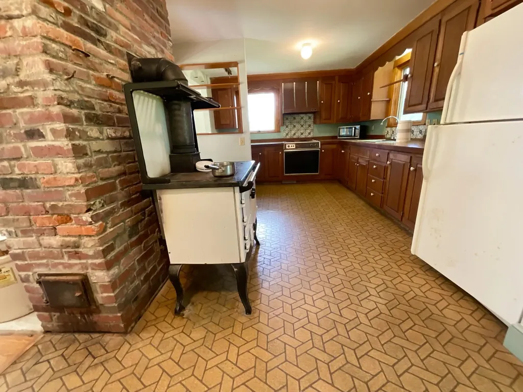 399 East River Road Whitefield ME 04353
