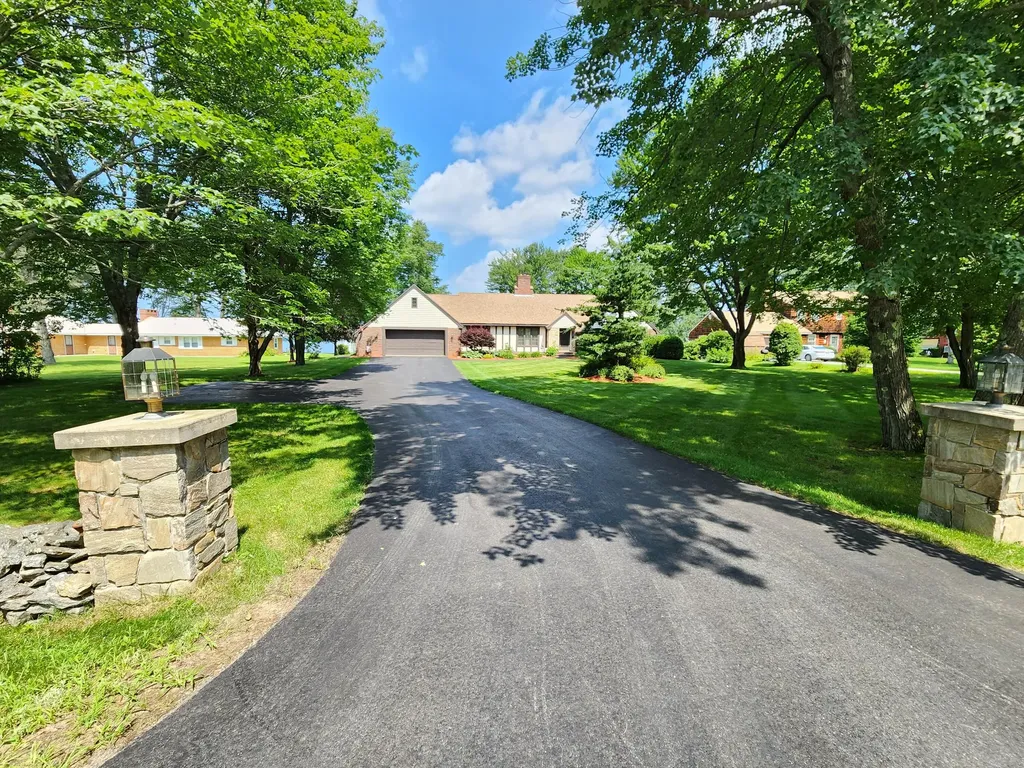 176 Valview Drive Auburn ME 04210