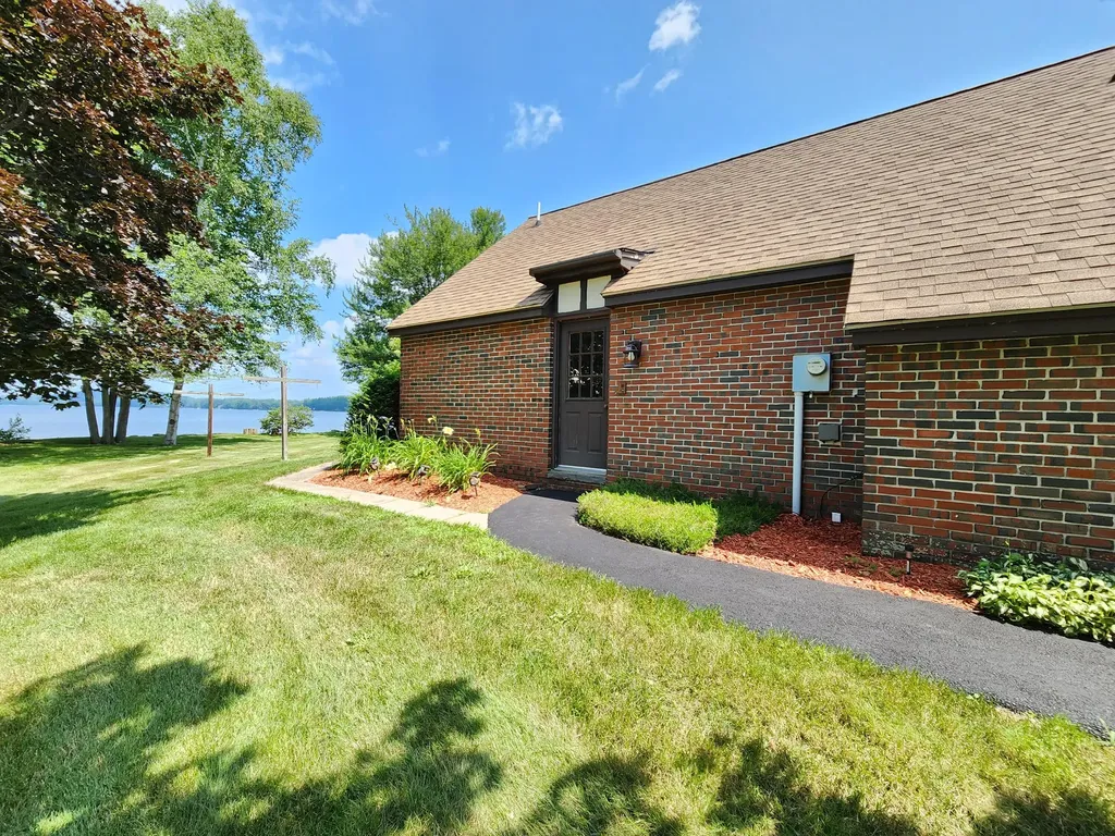 176 Valview Drive Auburn ME 04210