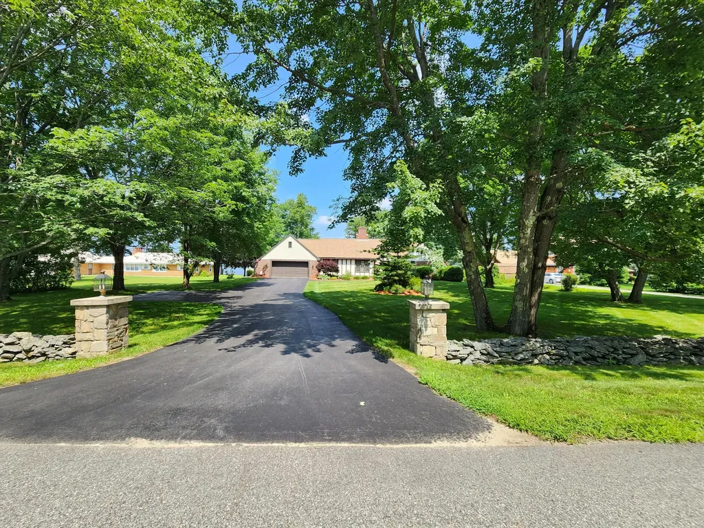 176 Valview Drive Auburn ME 04210