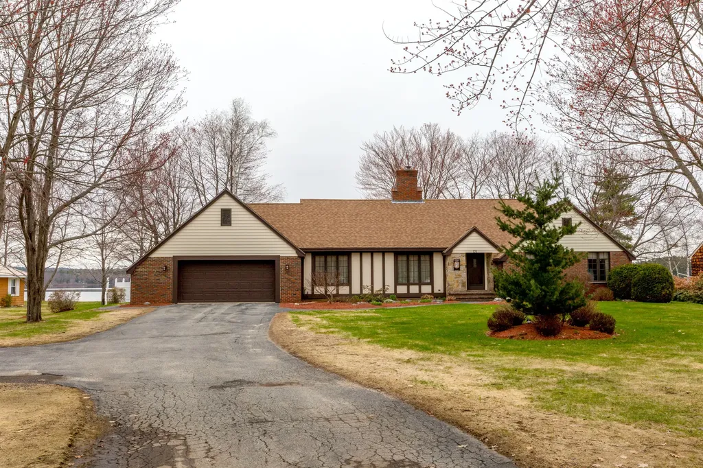 176 Valview Drive Auburn ME 04210