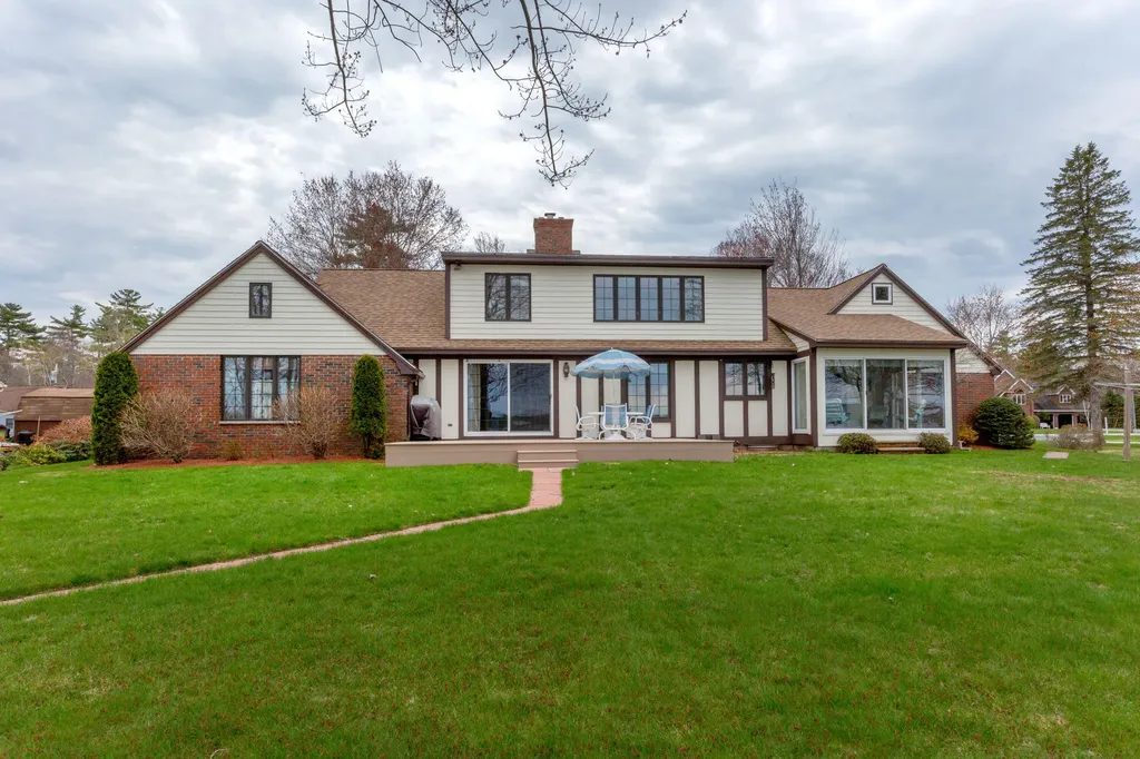 176 Valview Drive Auburn ME 04210