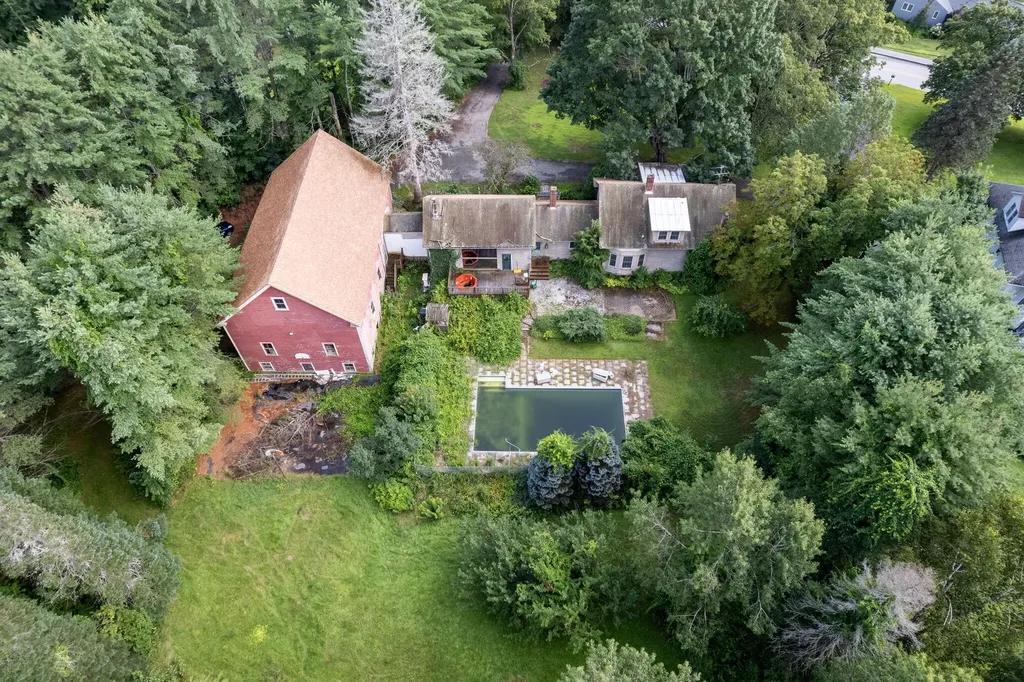 239 Lake Street Auburn ME 04210