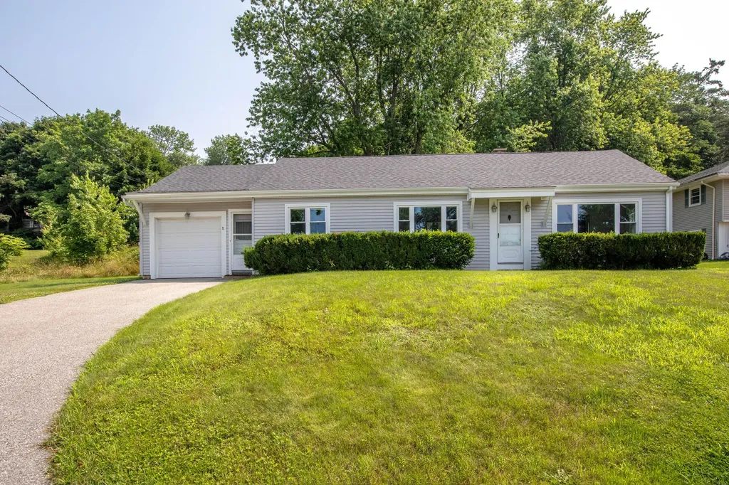 8 Bolduc Street Lewiston ME 04240