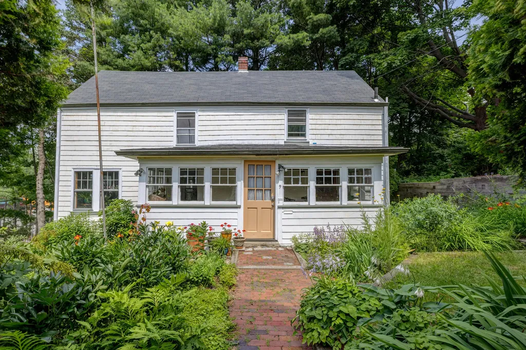 9 Gould Street Portland ME 04101