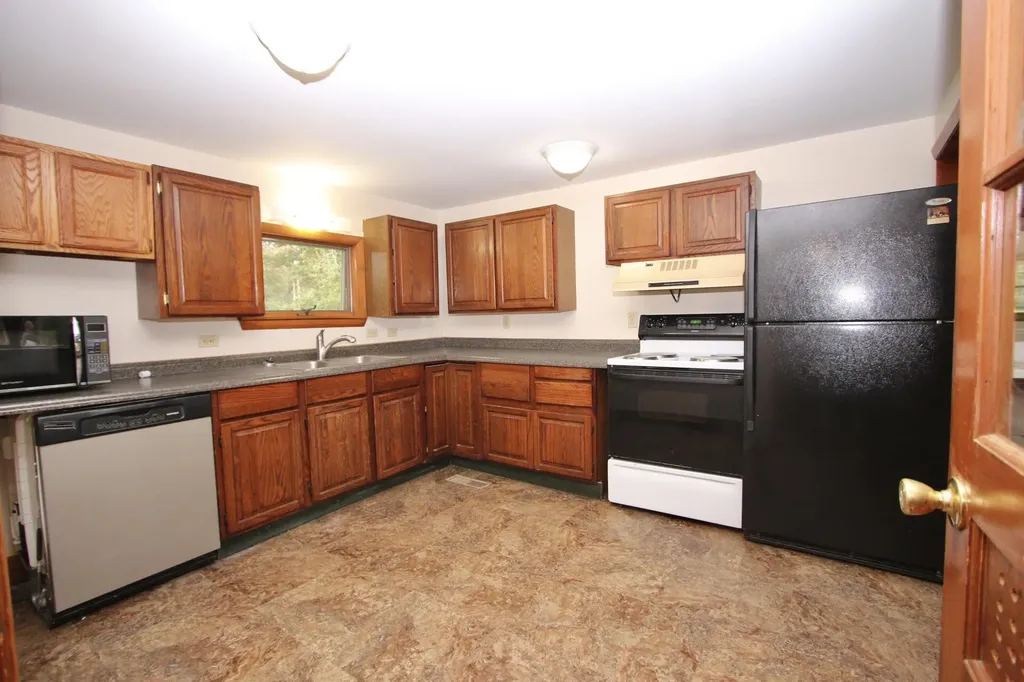 253 Clewleyville Road Eddington ME 04428