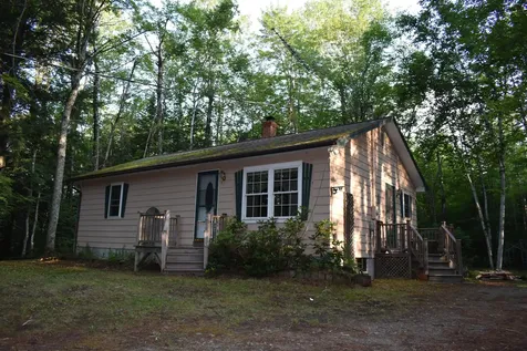 708 Lee Road Lincoln ME 04457