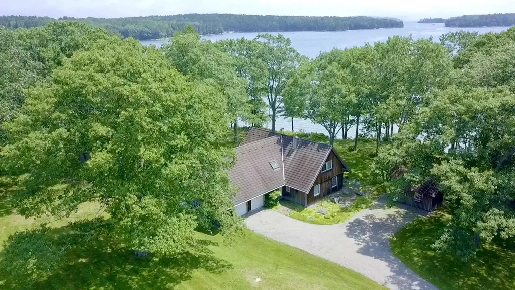 34 Indian Point Road Waldoboro ME 04572
