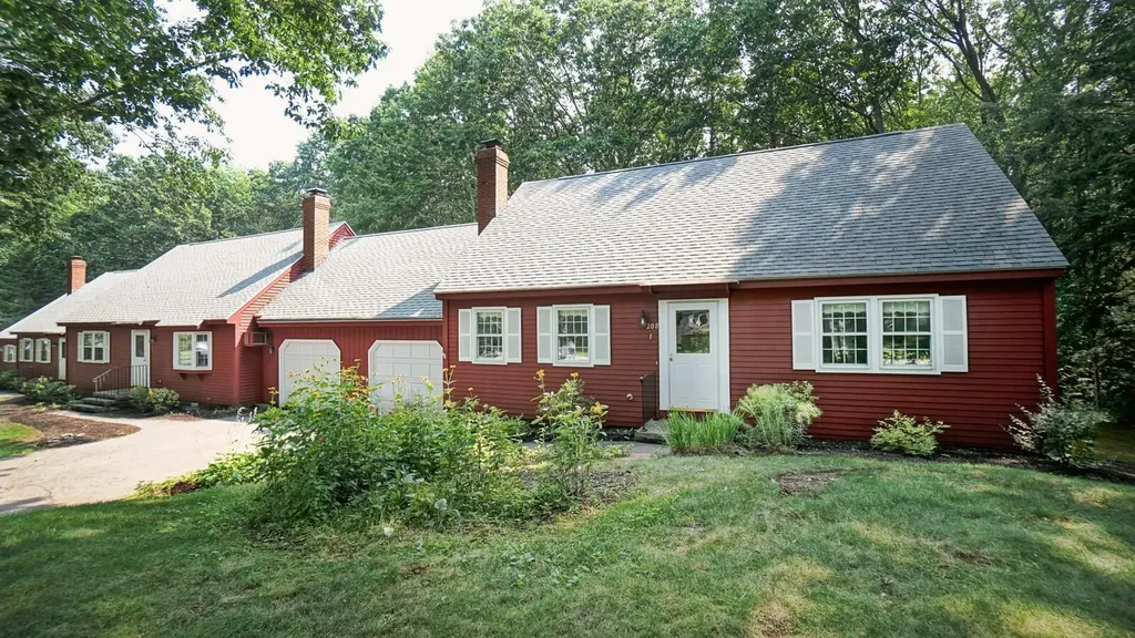 208 Flintlock Village Wells ME 04090