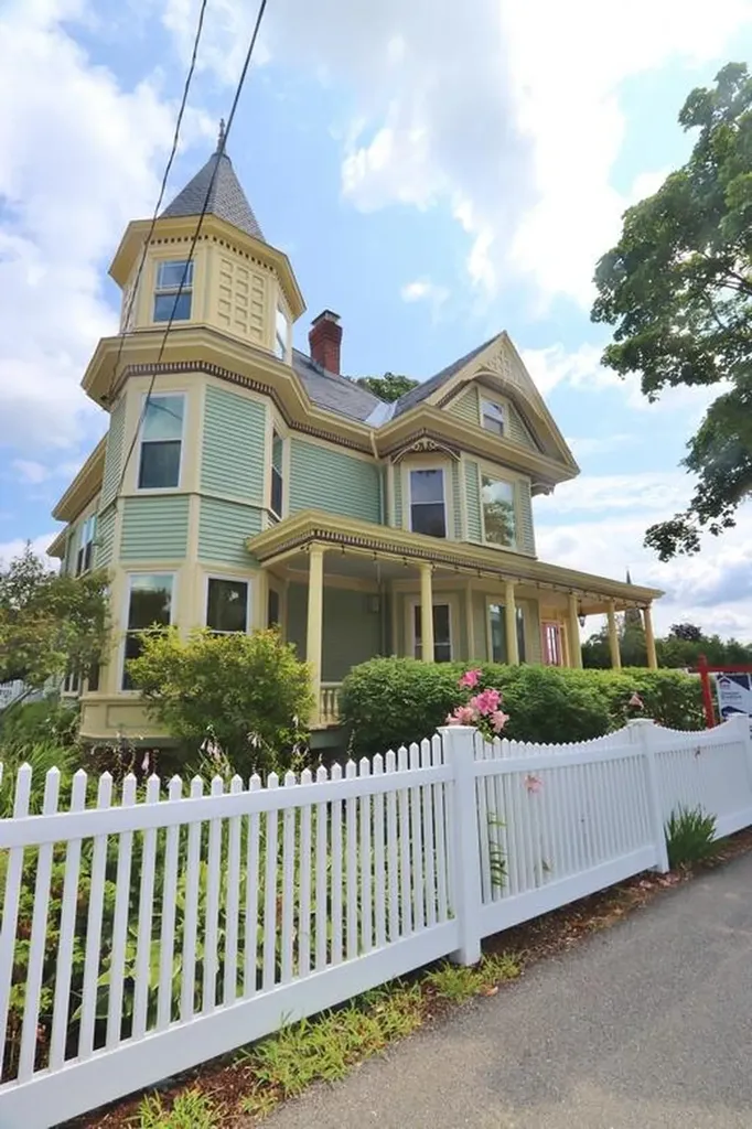 15 Forest Avenue Bangor ME 04401