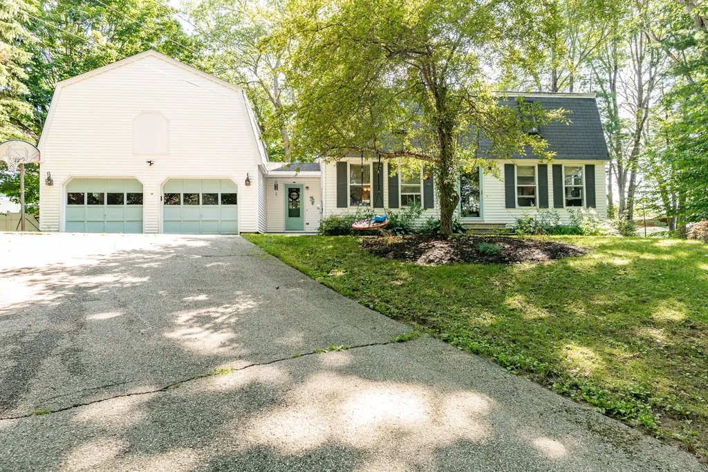 27 Dogwood Drive South Berwick ME 03908