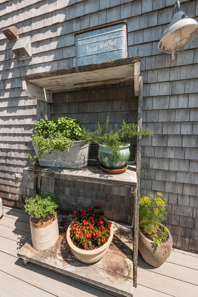 15 Beechwood Avenue York ME 03909