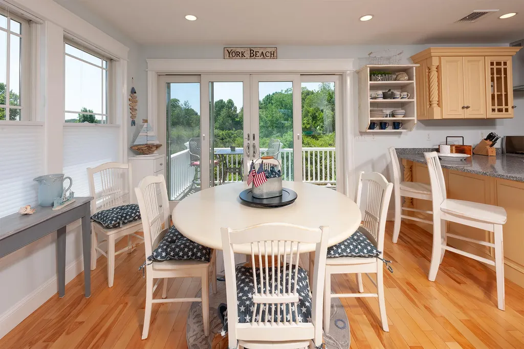 15 Beechwood Avenue York ME 03909