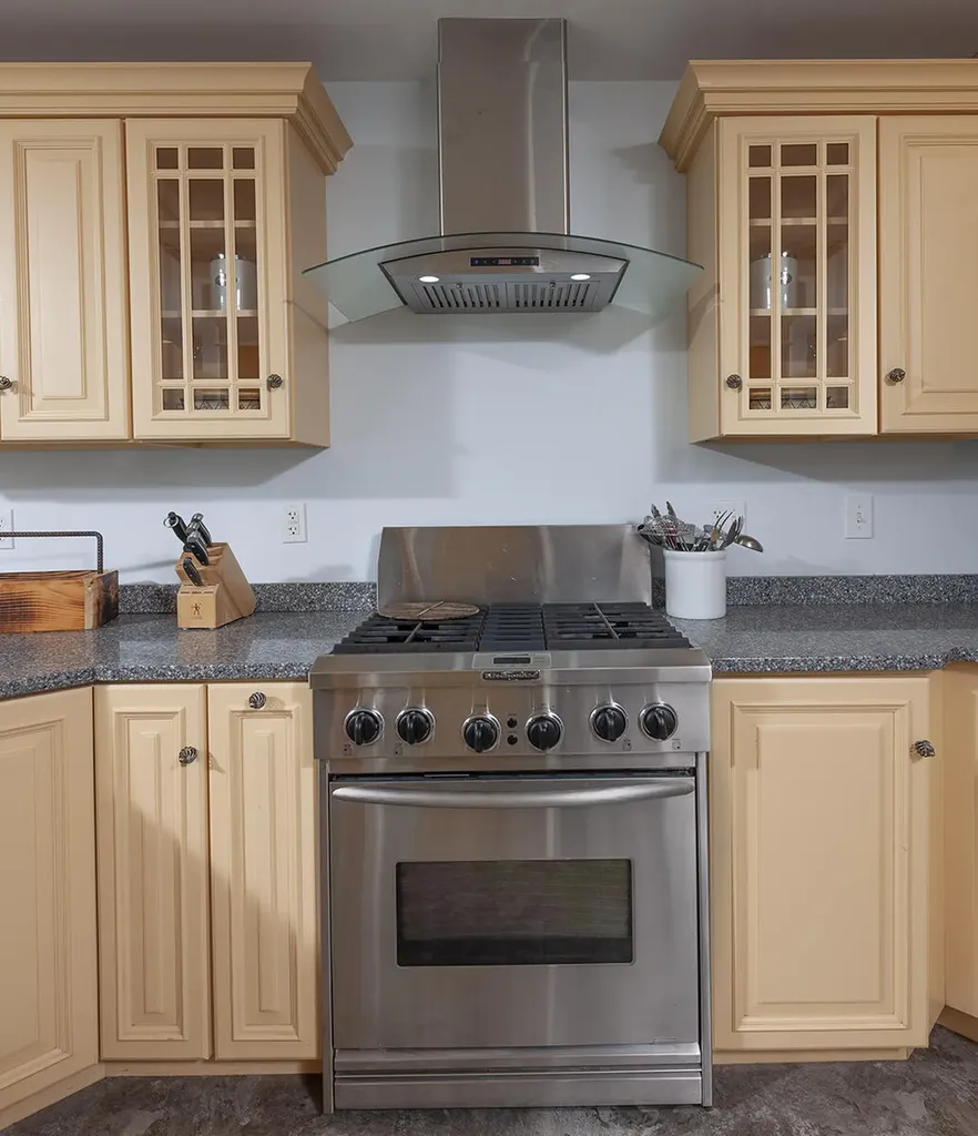 15 Beechwood Avenue York ME 03909