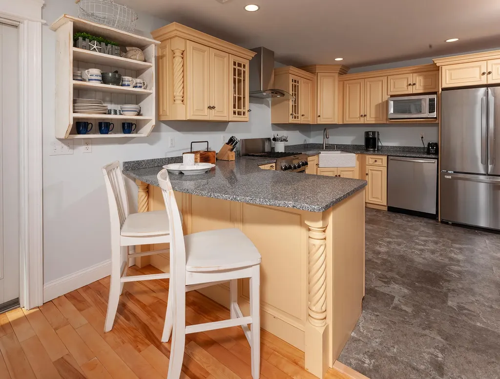 15 Beechwood Avenue York ME 03909