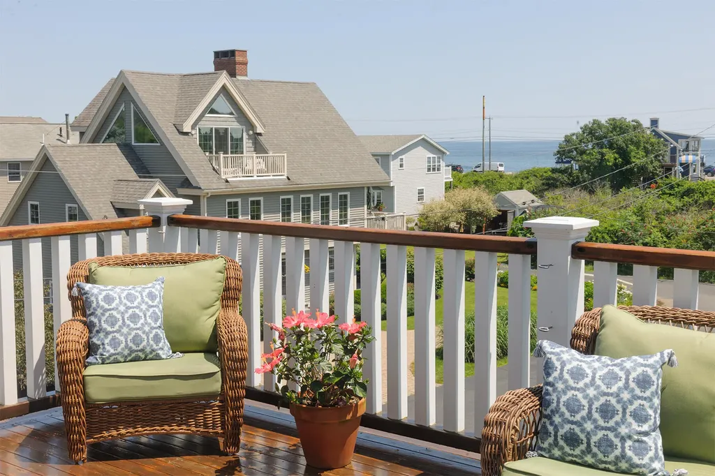 15 Beechwood Avenue York ME 03909