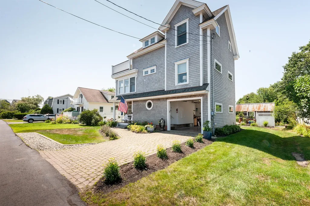 15 Beechwood Avenue York ME 03909