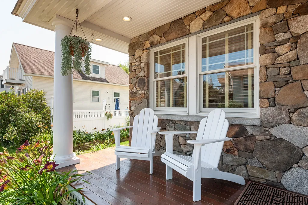 15 Beechwood Avenue York ME 03909