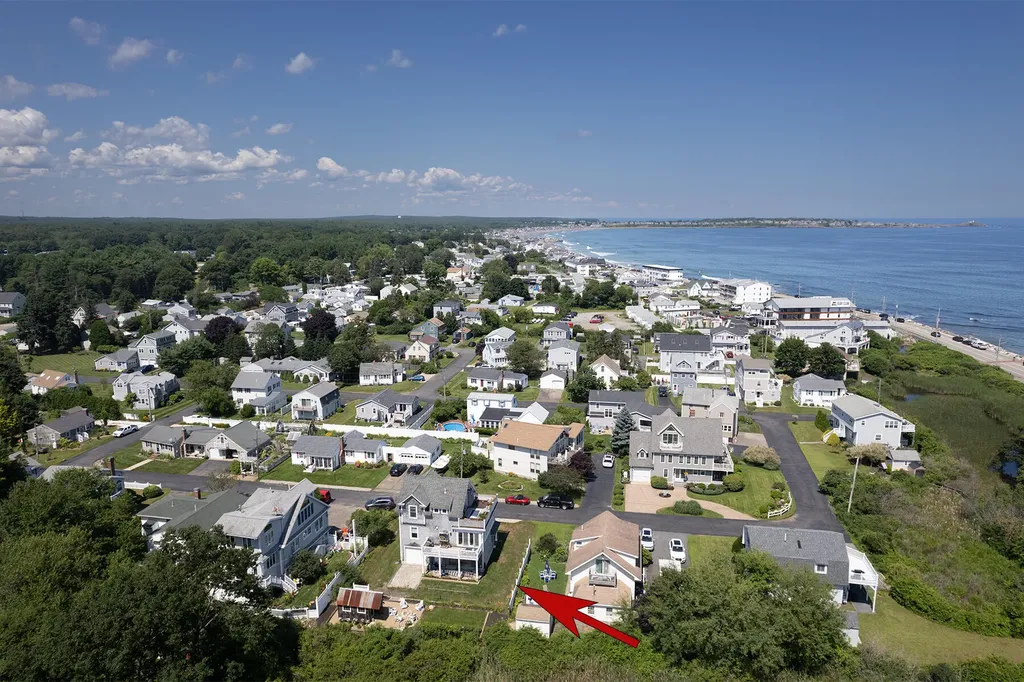 15 Beechwood Avenue York ME 03909