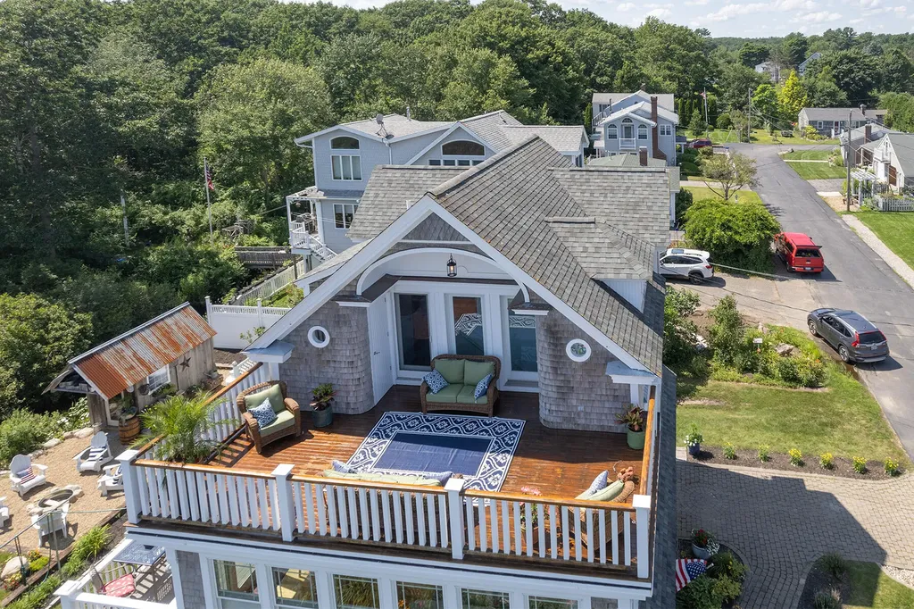 15 Beechwood Avenue York ME 03909