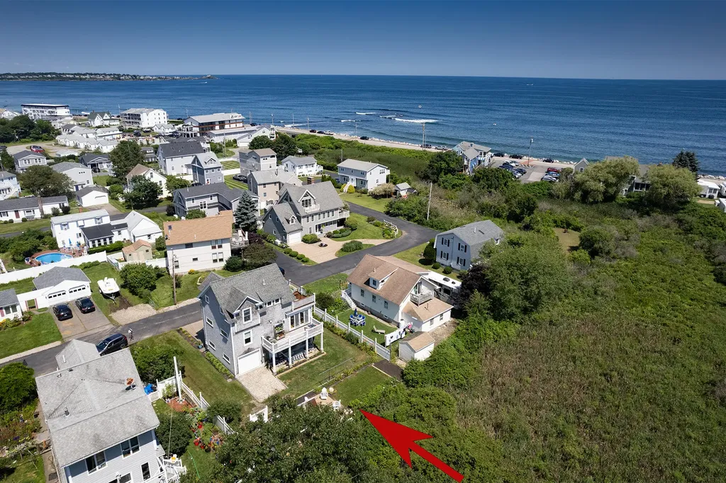 15 Beechwood Avenue York ME 03909