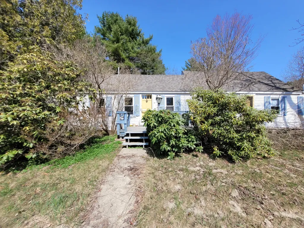 79 Bradford Road Wiscasset ME 04578