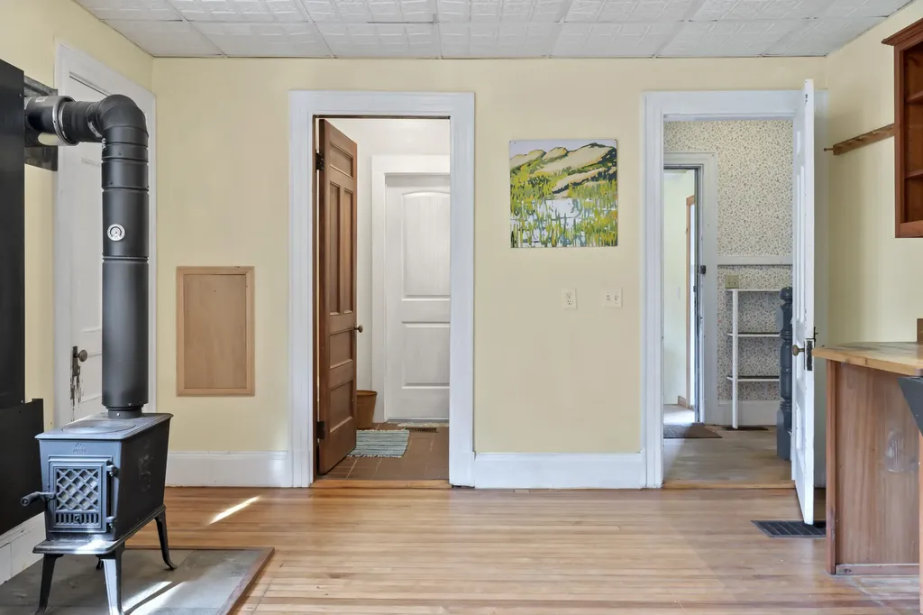 61 Main Street Bowdoinham ME 04008