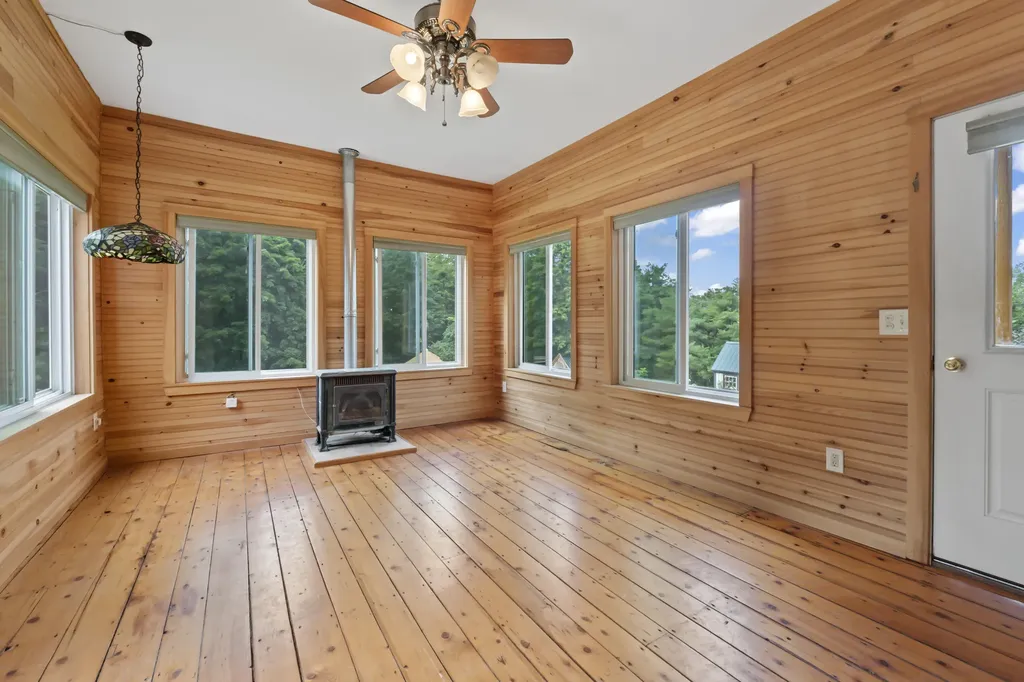 61 Main Street Bowdoinham ME 04008