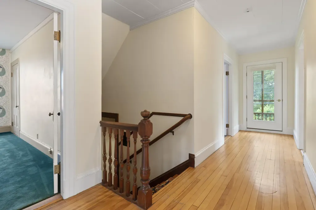 61 Main Street Bowdoinham ME 04008