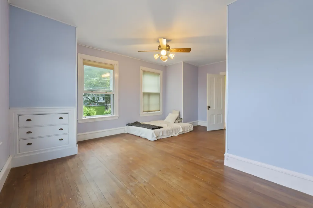61 Main Street Bowdoinham ME 04008