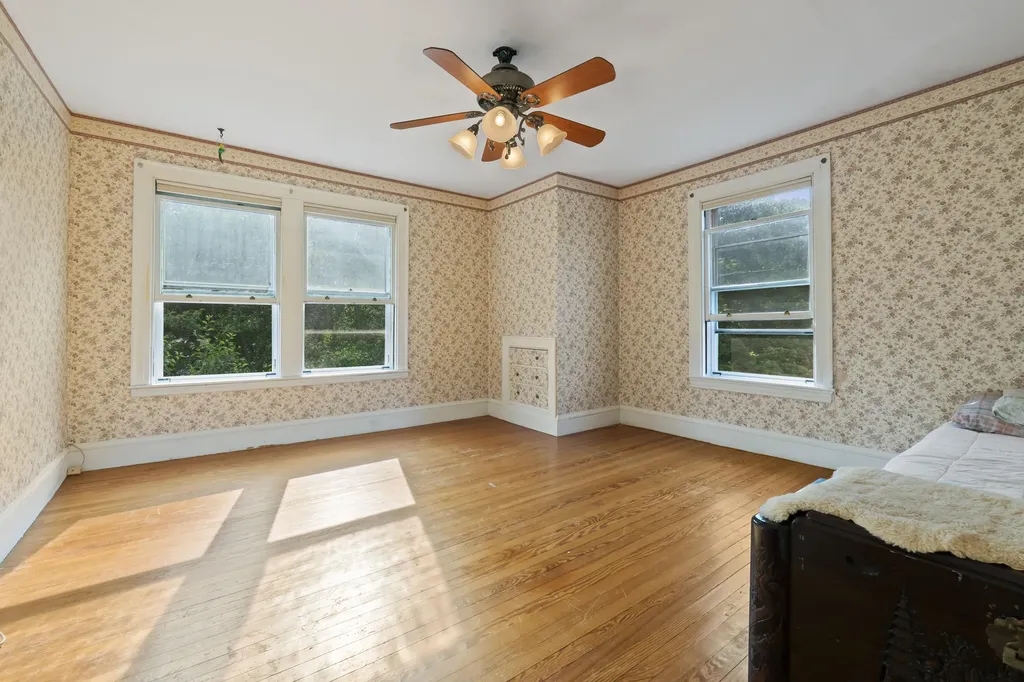 61 Main Street Bowdoinham ME 04008