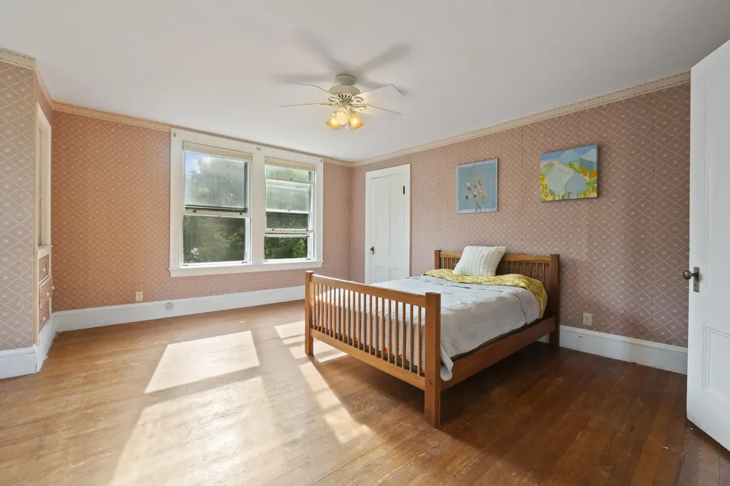 61 Main Street Bowdoinham ME 04008