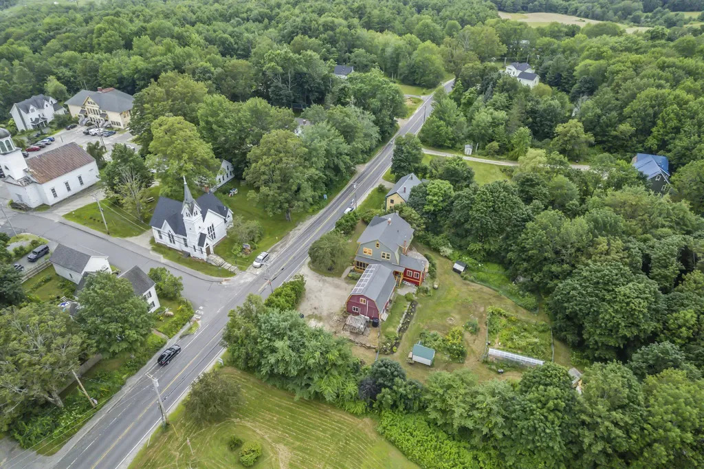 61 Main Street Bowdoinham ME 04008