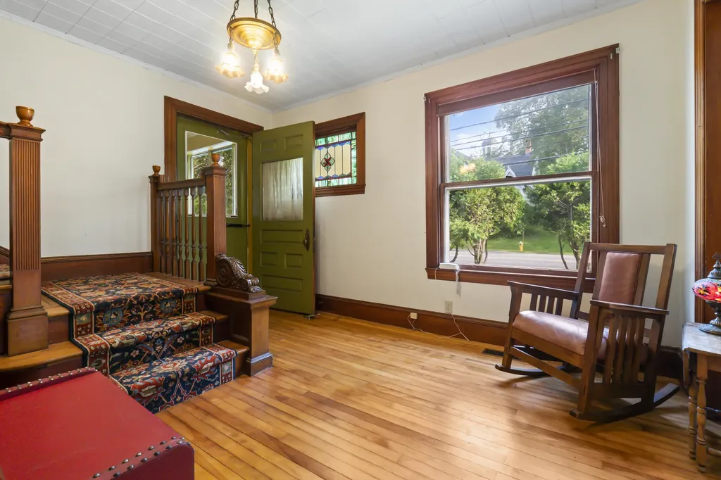61 Main Street Bowdoinham ME 04008