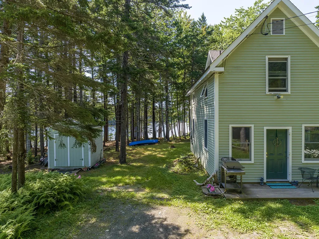 104 Dunn Lane Islesboro ME 04848