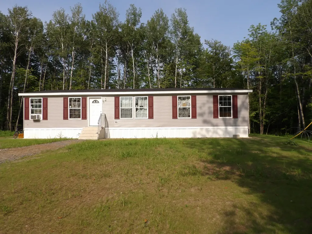 63 S Greenridge Heights Oakland ME 04963