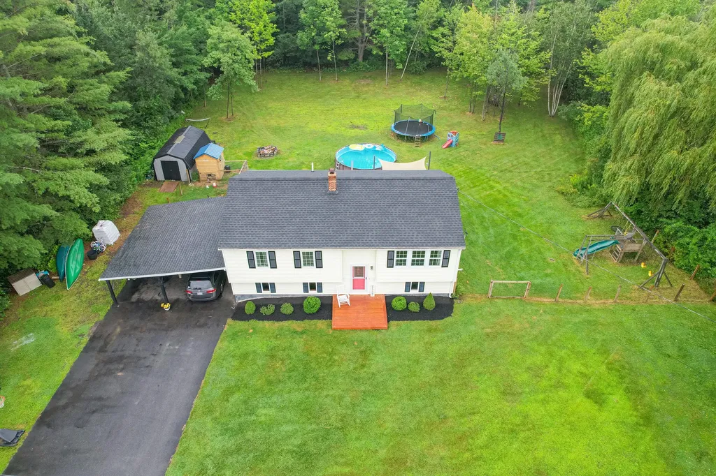 194 Bowman Street Farmingdale ME 04344