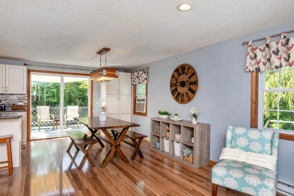 194 Bowman Street Farmingdale ME 04344