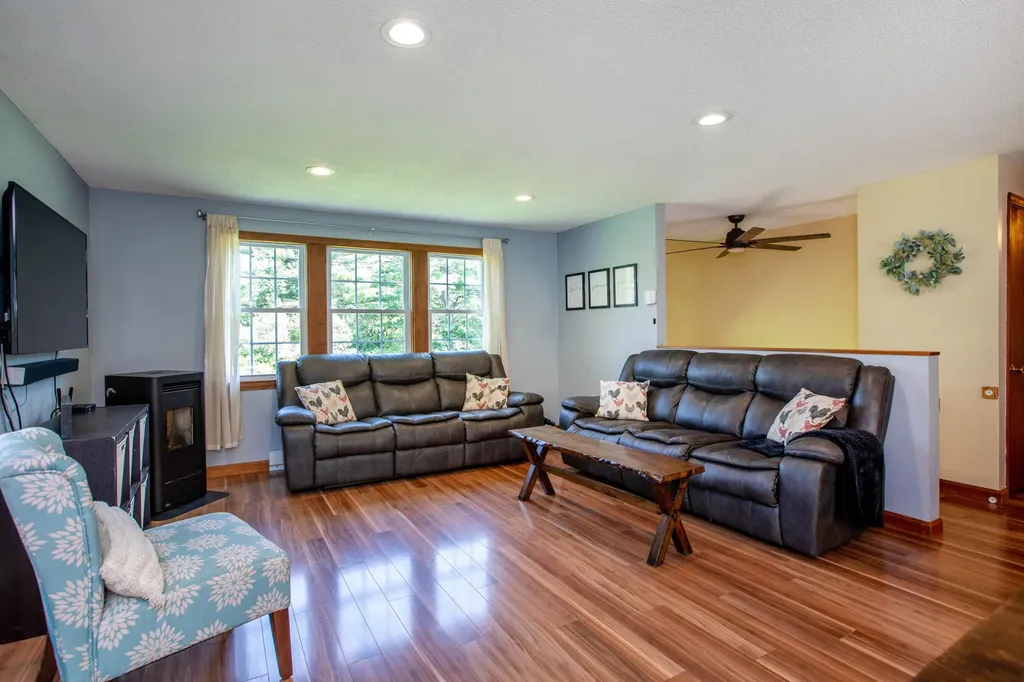 194 Bowman Street Farmingdale ME 04344